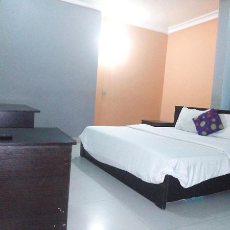 Flamingo Hotel Festac Town Extérieur photo