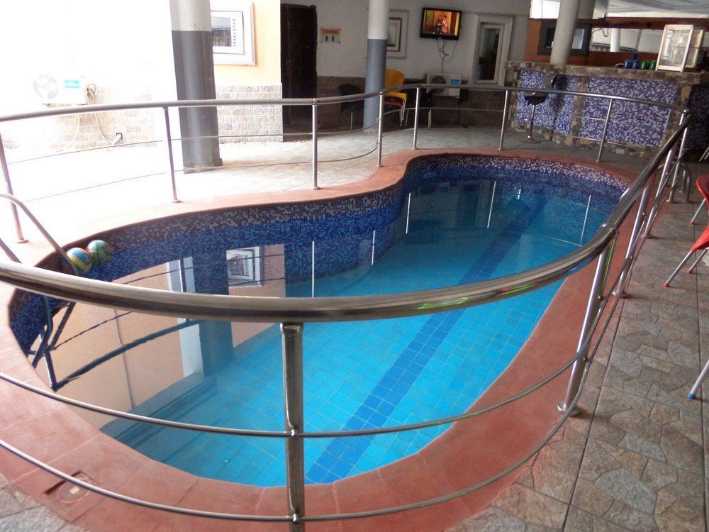 Flamingo Hotel Festac Town Extérieur photo