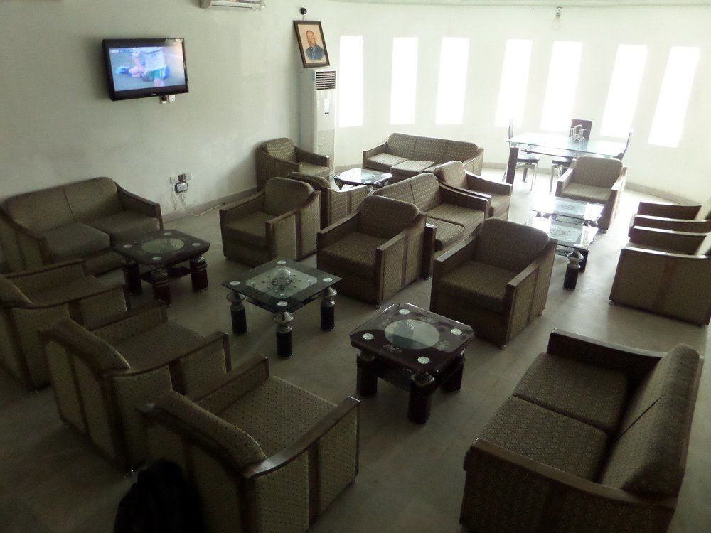 Flamingo Hotel Festac Town Extérieur photo