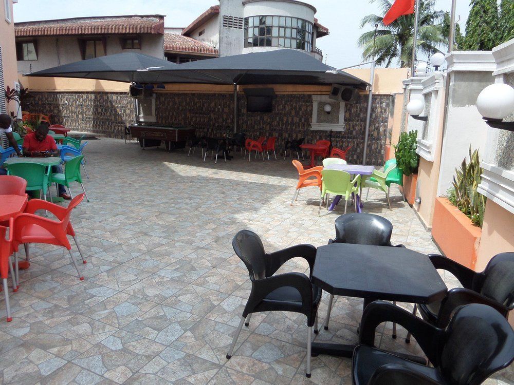 Flamingo Hotel Festac Town Extérieur photo