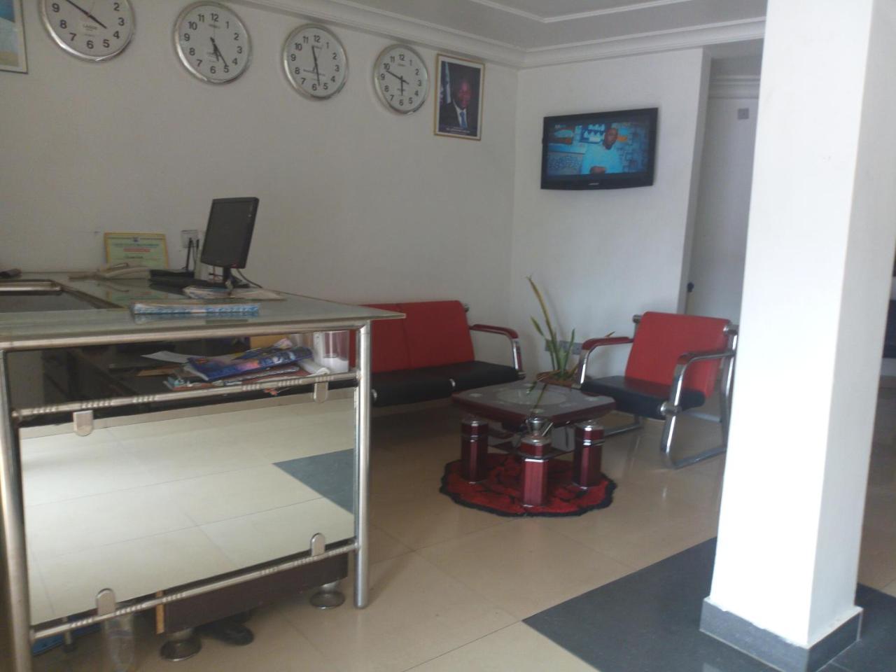 Flamingo Hotel Festac Town Extérieur photo