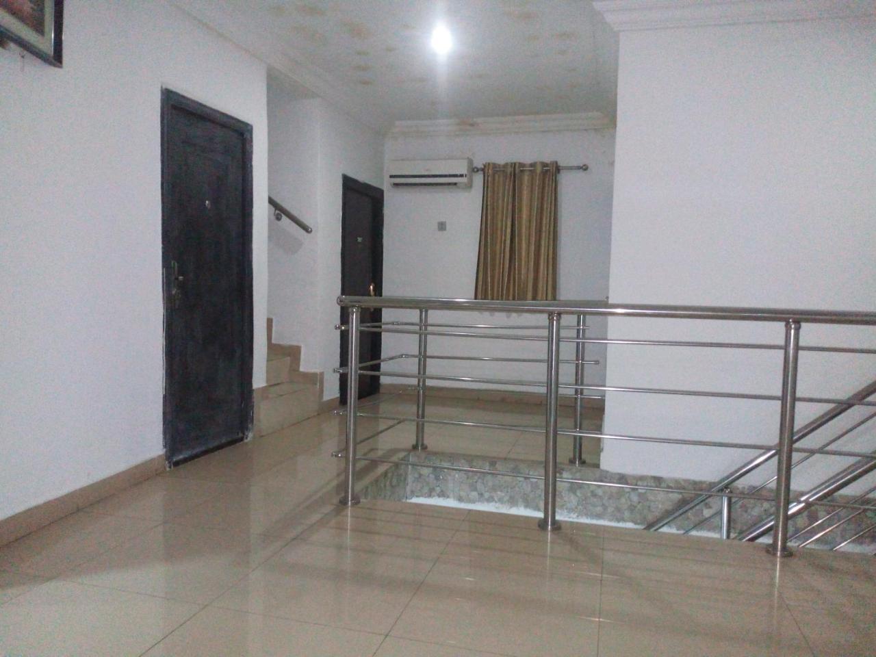 Flamingo Hotel Festac Town Extérieur photo