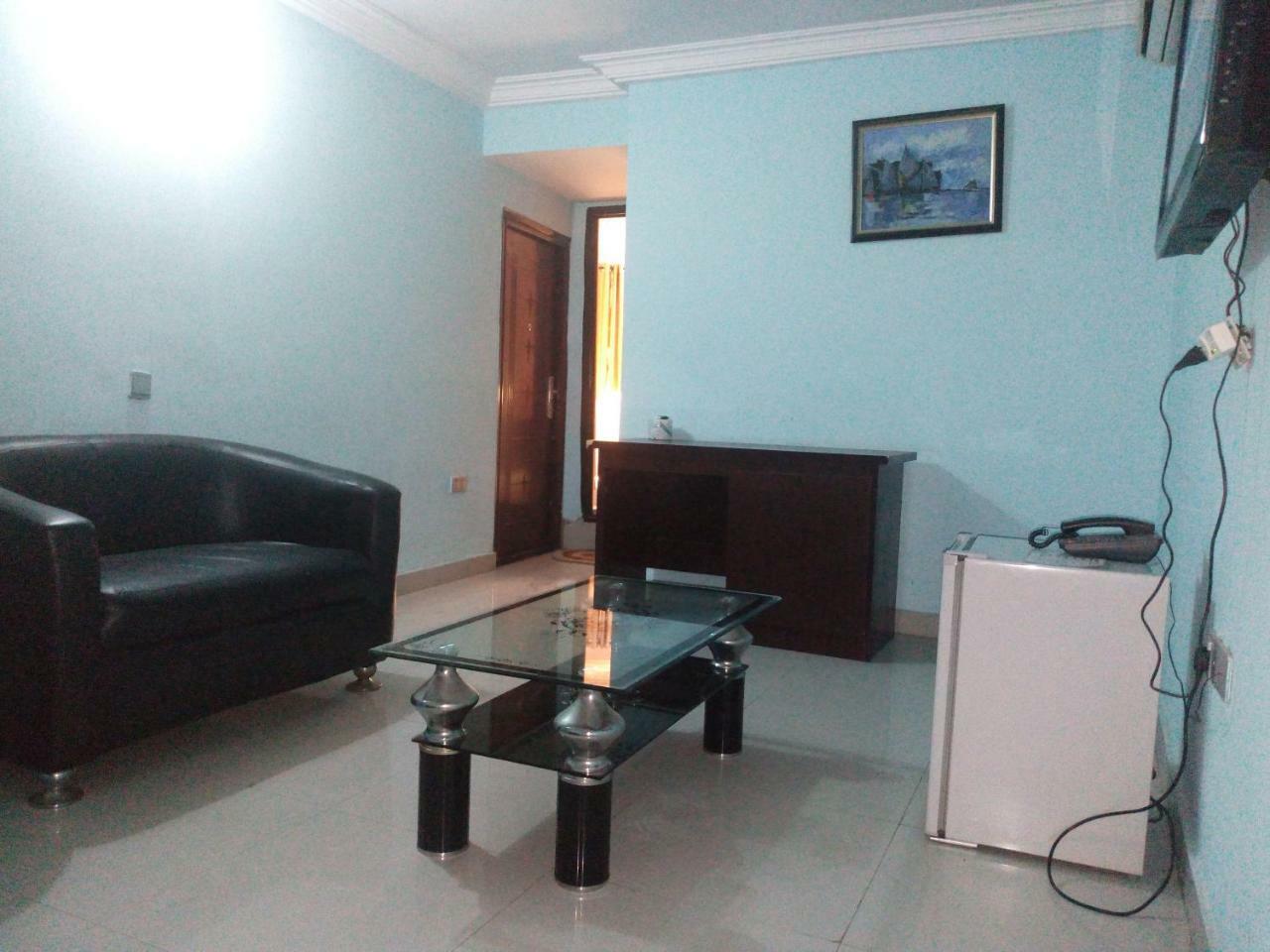 Flamingo Hotel Festac Town Extérieur photo