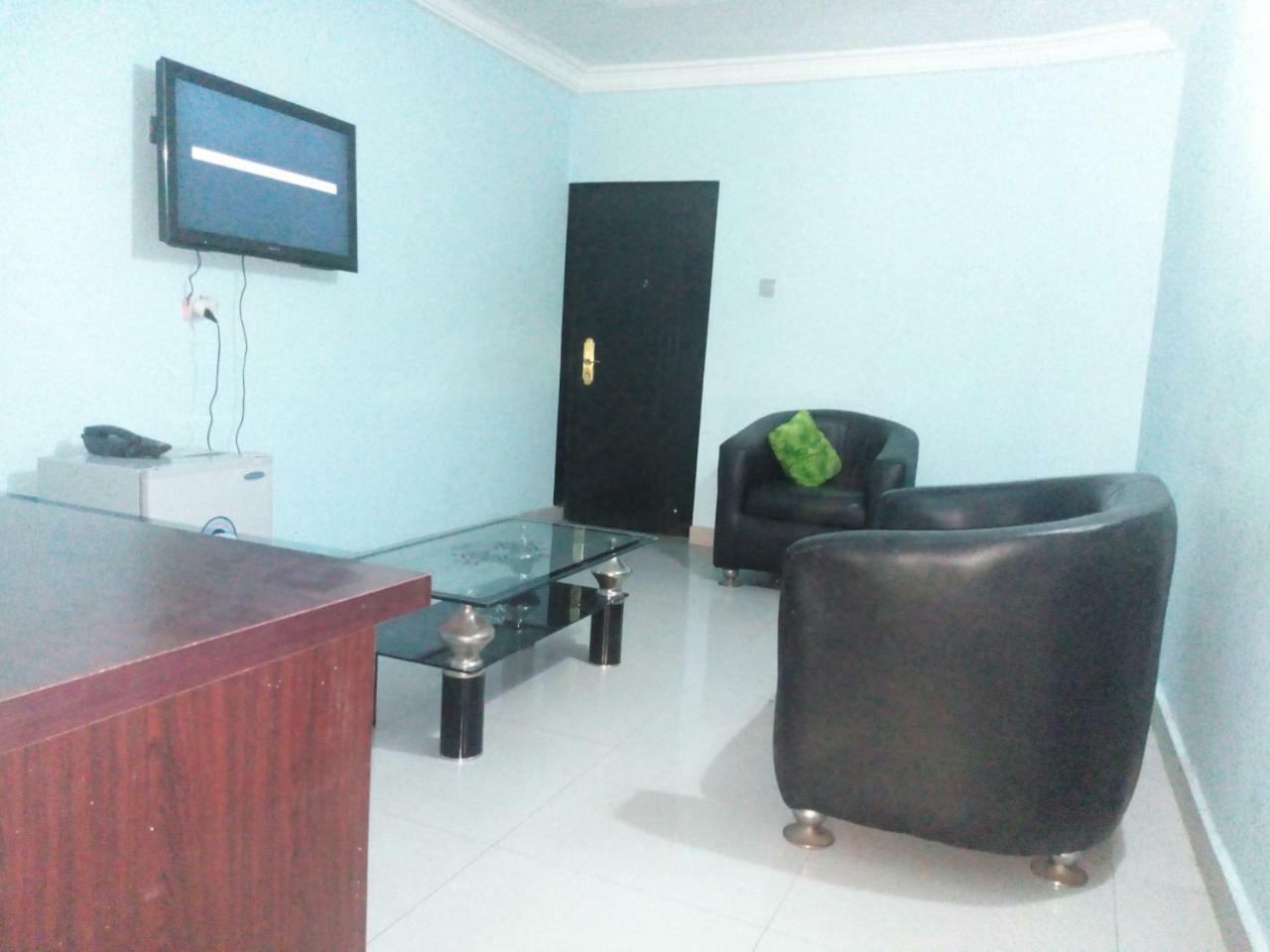 Flamingo Hotel Festac Town Extérieur photo